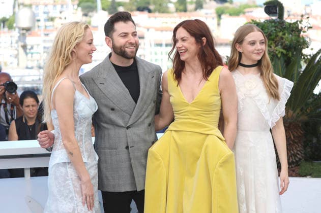 Entertainment Bilder des Tages Maika Monroe, Zachary Wigon, Ruth Wilson und Evie Templeton beim Photocall zum Kinofilm Victorian Psycho auf dem Festival de Cannes 2026 79. Internationale Filmfestspiele von Cannes am Palais des Festivals. Cannes, 21.05.2026 *** Maika Monroe, Zachary Wigon, Ruth Wilson and Evie Templeton at the photocall for the movie Victorian Psycho at the Festival de Cannes 2026 79 Cannes International Film Festival at the Palais des Festivals Cannes, 21 05 2026 Foto:xD.xBedrosianx xFuturexImagex psycho_6505