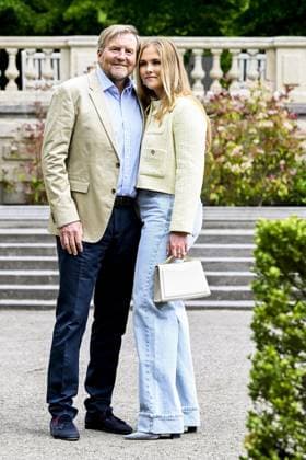 Royal Family Spring Photo Session - The Hague King Willem-Alexander with Princess Amalia during spring photo session 2026 at Clingendael in The Hague, Netherlands on May 21, 2026. Photo by NL Beeld Patrick van Emst Bruno Press ABACAPRESS.COM The Hague Netherlands  Copyright: xBrunoxPress ABACAx