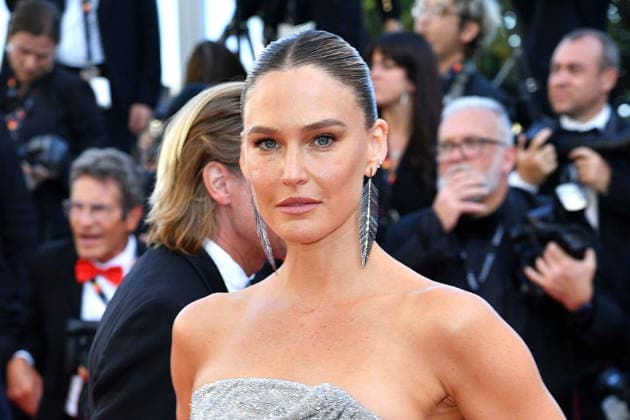 Bar Refaeli bei der La Bataille de Gaulle Premiere am 20.05.2026 im Rahmen vom 79. Film Festival in Cannes Bar Refaeli attends the La Bataille de Gaulle screening during the 79th annual Cannes Film Festival at Palais des Festivals on May 20, 2026 in Cannes, France 79th Cannes Film Festival - La Bataille de Gaulle Premiere *** Bar Refaeli at the La Bataille de Gaulle premiere on May 20, 2026 at the 79th Cannes Film Festival Bar Refaeli attends the La Bataille de Gaulle screening during the 79th annual Cannes Film Festival at Palais des Festivals on May 20, 2026 in Cannes, France 79th Cannes Film Festival La Bataille de Gaulle Premiere 