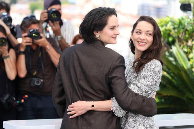 Noemie Merlant und Marion Cotillard beim Photocall zum Kinofilm Roma Elastica auf dem Festival de Cannes 2026 79. Internationale Filmfestspiele von Cannes am Palais des Festivals. Cannes, 21.05.2026 *** Noemie Merlant and Marion Cotillard at the photocall for the feature film Roma Elastica at the Festival de Cannes 2026 79 Cannes International Film Festival at the Palais des Festivals Cannes, 21 05 2026 Foto:xD.xBedrosianx xFuturexImagex roma_6513
