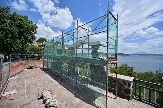Foto IPP Felice De Martino Bacoli - Napoli - 21 05 2026 Scossa di terremoto nella zona dei Campi Flegrei nella foto una impalcatura per la messa in sicurezza dopo il crollo parziale dell Arco Belvedere di Baia ( intitolato a Maurizio Valenzi) - Italy Photo Press - World Copyrigh - *** Photo IPP Felice De Martino Bacoli Naples 21 05 2026 Earthquake tremor in the Phlegraean Fields area in the photo a scaffolding for safety work after the partial collapse of the Belvedere Arch of Baia named after Maurizio Valenzi Italy Photo Press World Copyrigh 