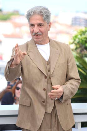 Simon Abkarian beim Photocall zum Kinofilm La bataille de Gaulle: L Ã¢ge de fer De Gaulle: Tilting Iron auf dem Festival de Cannes 2026 79. Internationale Filmfestspiele von Cannes am Palais des Festivals. Cannes, 21.05.2026 *** Simon Abkarian at the photocall for the feature film La bataille de Gaulle L Ã¢ge de fer De Gaulle Tilting Iron at the Festival de Cannes 2026 79 Cannes International Film Festival at the Palais des Festivals Cannes, 21 05 2026 Foto:xD.xBedrosianx xFuturexImagex bataille_6508