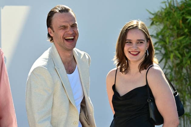 Darta Cirule and Kaspars Dumburs pose for a photocall for the film Ula Ulya at the 79th Cannes Film Festival at the Palais des Festivals on May 21, 2026 in Cannes, France Romain Doucelin Agency Bestimage Cannes France  Copyright: xRomainxDoucelinx xBestimagexRomainxDoucelinx xBestimagex