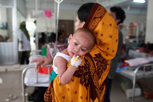 May 21, 2026, Dhaka, Dhaka, Bangladesh: Children suffering from measles receive treatment at a hospital in Dhaka, Bangladesh, on May 21, 2026, as the country faces a growing outbreak. Dhaka Bangladesh - ZUMAj163 20260521_zip_j163_019 Copyright: xAbuxSufianxJewelx