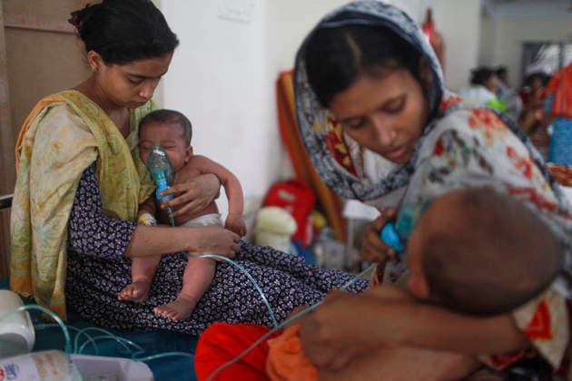 May 21, 2026, Dhaka, Dhaka, Bangladesh: Children suffering from measles receive treatment at a hospital in Dhaka, Bangladesh, on May 21, 2026, as the country faces a growing outbreak. Dhaka Bangladesh - ZUMAj163 20260521_zip_j163_008 Copyright: xAbuxSufianxJewelx