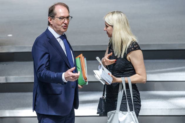 Bundestag Alexander Dobrindt (CSU), Bundesinnenminister im Deutschen Bundestag am 21.05.26 in Berlin. Berlin Berlin Deutschland Bundestag *** Bundestag Alexander Dobrindt CSU , Federal Minister of the Interior in the German Bundestag on 21 05 26 in Berlin Berlin Berlin Germany Bundestag