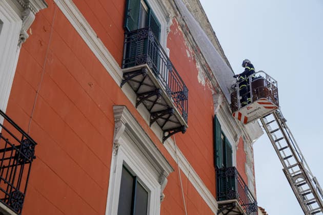 News - Bacoli, earthquake 4.4 Bacoli: following this morning s earthquake at 5.50am, there are no major issues in the town; only in Via Ercole has a cornice fallen from a building. Napoli Bacoli Italy Copyright: xAntonioxBalascox xLiveMediax LPN_2462562