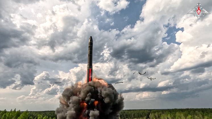 MAY 21, 2026: A RS-24 Yars missile system crew takes part in a nuclear exercise held by the Russian and Belarusian Armed Forces. Video grab. Best quality available  - ZUMAt113 20260521_zaa_t113_196 Copyright: xRussianxDefencexMinistryx