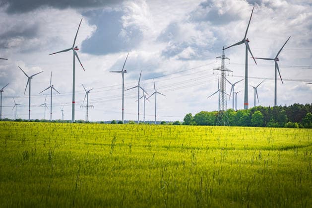 News Bilder des Tages Brandenburg, Landkreis Barnim; Windräder Windpark Erneuerbare Energie Landwirtschaft im Kreis Bernau - 21.05.2026 Brandenburg *** Brandenburg, Barnim district Wind turbines Wind farm Renewable energy Agriculture in Bernau district 21 05 2026 Brandenburg