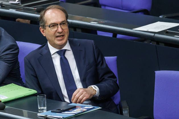 Bundestag Alexander Dobrindt (CSU), Bundesinnenminister im Deutschen Bundestag am 21.05.26 in Berlin. Berlin Berlin Deutschland Bundestag *** Bundestag Alexander Dobrindt CSU , Federal Minister of the Interior in the German Bundestag on 21 05 26 in Berlin Berlin Berlin Germany Bundestag