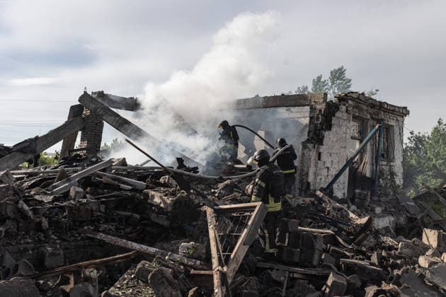 Aftermath of Russian airstrike in Ukraine KRAMATORSK, UKRAINE - MAY 21: Firefighters extinguish a fire following a Russian airstrike on the city of Kramatorsk, Ukraine, 21 May 2026 Diego Herrera Carcedo Anadolu Kramatorsk Ukraine. Editorial use only. Please get in touch for any other usage.  Copyright: x2026xAnadoluxDiegoxHerreraxCarcedox