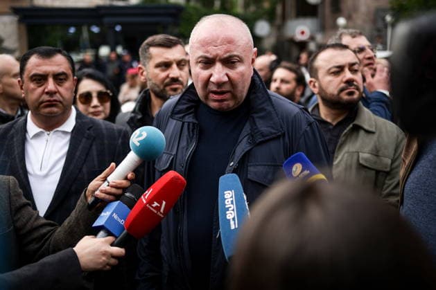 ARMENIA, YEREVAN - MAY 21, 2026: Andranik Tevanyan (C), a candidate to the National Assembly of Armenia from the Prosperous Armenia Party Yerevan Armenia  - ZUMAt113 20260521_zaa_t113_273 Copyright: xAlexanderxPatrinx