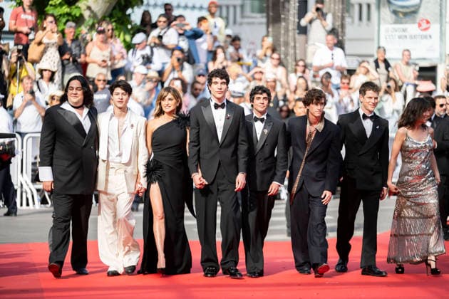 Cannes La Bola Negra Red Carpet EB Carlos González, Milo Quifes, Javier Calvó, Penélope Cruz, Javier Ambrossi, Guitarricadelafuente, Miguel Bernardeau and Lola Duenas attend the La Bola Negra screening during the 79th annual Cannes Film Festival at Palais des Festivals on May 21, 2026 in Cannes, France. Photo by Eliot Blondet ABACAPRESS.COM Cannes France France  Copyright: xBlondetxEliot ABACAx