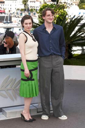 Anamaria Vartolomei und Florian Lesieur beim Photocall zum Kinofilm La bataille de Gaulle: L Ã¢ge de fer De Gaulle: Tilting Iron auf dem Festival de Cannes 2026 79. Internationale Filmfestspiele von Cannes am Palais des Festivals. Cannes, 21.05.2026 *** Anamaria Vartolomei and Florian Lesieur at the photocall for the feature film La bataille de Gaulle L Ã¢ge de fer De Gaulle Tilting Iron at the Festival de Cannes 2026 79 Cannes International Film Festival at the Palais des Festivals Cannes, 21 05 2026 Foto:xJ.xEdwardsx xFuturexImagex iron_6613