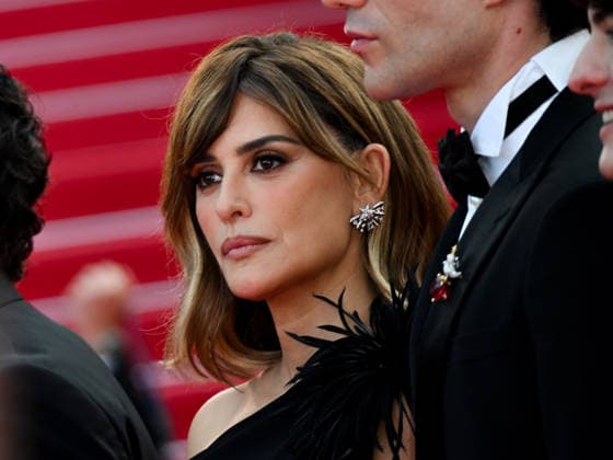 IPA84941114 - Cannes, 79th Cannes Film Festival 2025 - evening 10. Red Carpet LA BOLA NEGRA. Pictured is PenÃ lope Cruz  Copyright: xManuelexMangiarottix xPoolxPhotoxEventsx07x 84941114