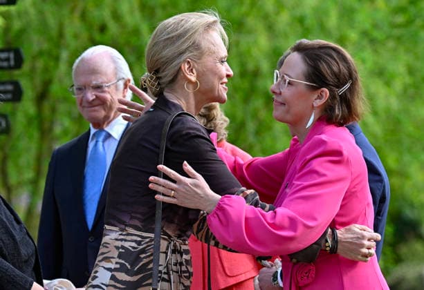 Minister for Foreign Affairs of Iceland, ÃžorgerÃ°ur Katrin Gunnarsdottir, is greeted by Maria Malmer Stenergard, Minister for Foreign Affairs of Sweden, before a dinner at Sofiero Castle in Helsingborg, Sweden, on Thursday May 21 2026, during the NATO Foreign Ministers meeting. HELSINGBORG SWEDEN x50090x *** Minister for Foreign Affairs of Iceland, ÃžorgerÃ°ur Katrin Gunnarsdottir, is greeted by Maria Malmer Stenergard, Minister for Foreign Affairs of Sweden, before a dinner at Sofiero Castle in Helsingborg, Sweden, on Thursday May 21 2026, during the NATO Foreign Ministers meeting HELSINGBORG SWEDEN x50090x  Copyright: xJohanxNilsson TTx NATO FOREIGN MINISTERS MEETING SWEDEN 1xQUQlIP-X4
