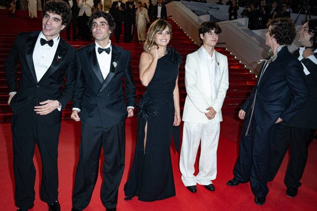 Cannes La Bola Negra Screening NG Lola Duenas, Miguel Bernardeau, Guitarricadelafuente, Javier Ambrossi, Javier Calvo, Penelope Cruz, Milo Quifes and Carlos Gonzalez attending the ‘La Bola Negra’ Screening and Red Carpet at Palais Des Festivals in Cannes, France on May 21 2026 as part of the 79th Cannes Film Festival. Photo by Nicolas Genin ABACAPRESS.COM Cannes France  Copyright: xGeninxNicolas ABACAx