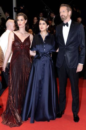 Candice Duthe, Zahra Amir Ebrahimi, Sam Bobino Montée des marches du film Coward lors du 79ème Festival International du Film de Cannes, le 21 mai 2026 Olivier Borde Bestimage Red carpet for Coward at the 79th Cannes International Film Festival on May 21, 2026 Cannes France  Copyright: xOLIVIERxBORDEx xBESTIMAGExOLIVIERxBORDEx xBESTIMAGEx