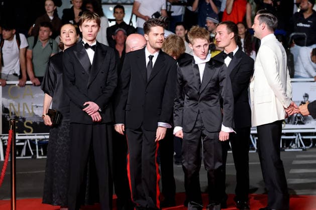 Emmanuel Macchia, Lukas Dhont, Valentin Campagne Montée des marches du film Coward lors du 79ème Festival International du Film de Cannes, le 21 mai 2026 Jacovides Moreau Bestimage Red carpet for Coward at the 79th Cannes International Film Festival on May 21, 2026 Cannes France  Copyright: xJACOVIDES-MOREAUx xBESTIMAGExJACOVIDES-MOREAUx xBESTIMAGEx