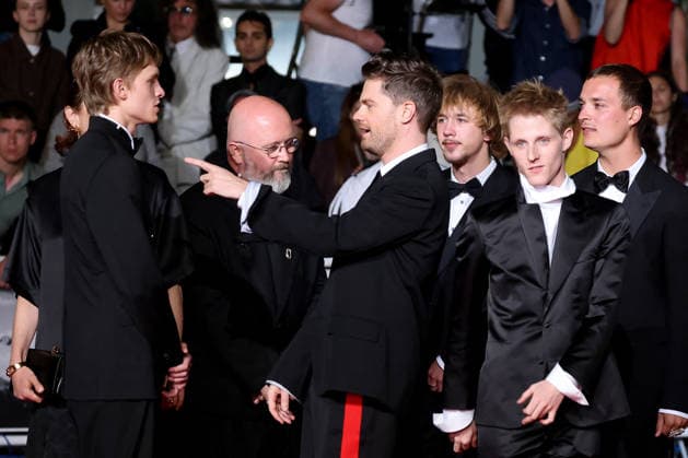 Emmanuel Macchia, Lukas Dhont, Valentin Campagne Montée des marches du film Coward lors du 79ème Festival International du Film de Cannes, le 21 mai 2026 Jacovides Moreau Bestimage Red carpet for Coward at the 79th Cannes International Film Festival on May 21, 2026 Cannes France  Copyright: xJACOVIDES-MOREAUx xBESTIMAGExJACOVIDES-MOREAUx xBESTIMAGEx