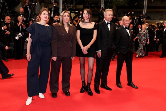 Guest, Michel Denisot, Pierre Lescure Montée des marches du film Coward lors du 79ème Festival International du Film de Cannes, le 21 mai 2026 Jacovides Moreau Bestimage Red carpet for Coward at the 79th Cannes International Film Festival on May 21, 2026 Cannes France  Copyright: xJACOVIDES-MOREAUx xBESTIMAGExJACOVIDES-MOREAUx xBESTIMAGEx