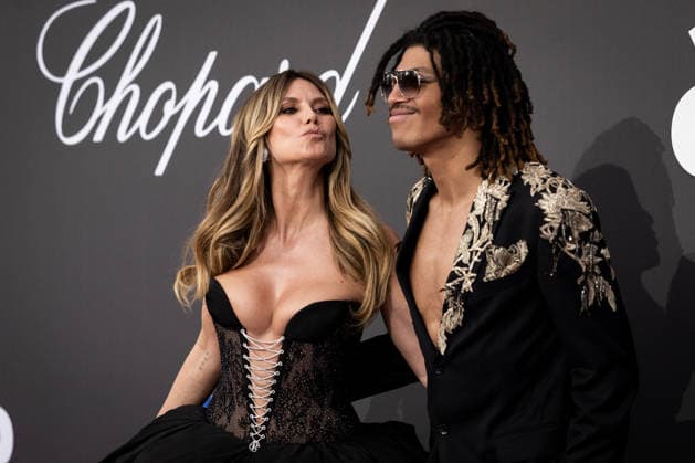 Heidi Klum et son Henry Samuel Photocall of the gala amfAR 2026 by Chopard at the Hôtel du Cap Eden Roc in Antibes, during the 79th Cannes International Film Festival On May 21, 2026 Jacovides Moreau Bestimage Photocall of the gala amfAR 2026 by Chopard during the 79th Cannes International Film Festival On May 21, 2026 in Cannes, France Cap d Antibes France  Copyright: xJACOVIDES-MOREAUx xBESTIMAGExJACOVIDES-MOREAUx xBESTIMAGEx