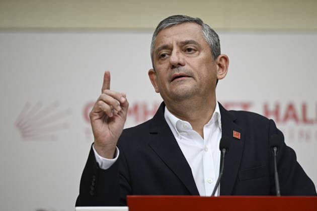 Ozgur Ozel holds press conference at CHP headquarters ANKARA, TURKIYE - MAY 21: Suspended Republican People s Party (CHP) Chairman Ozgur Ozel holds a press conference at the CHP headquarters after being temporarily removed from his position by court order in Ankara, Turkiye, on May 21, 2026. Fatih Kurt Anadolu Ankara Turkey. Editorial use only. Please get in touch for any other usage.  Copyright: x2026xAnadoluxFatihxKurtx