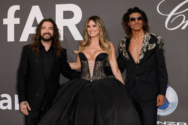 Cannes amfAR Gala Cannes 2026 MP CAP D ANTIBES, FRANCE - MAY 21: Tom Kaulitz, Heidi Klum, Henry Kaulitz attends the amfAR Gala Cannes 2026 presented by Chopard at Hotel du Cap-Eden-Roc on May 21, 2026 in Cap d Antibes, France. Photo by Marco Piovanotto Abacapress.com Antibes France  Copyright: xPiovanottoxMarco ABACAx