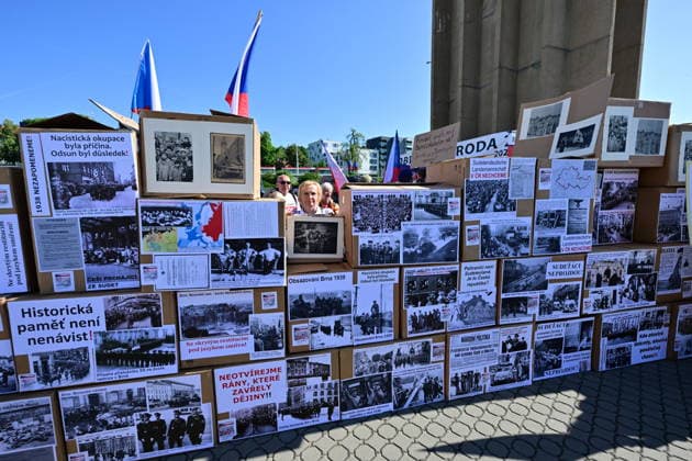 A manifestation happening Nema barikada (Dumb Barricade) to express opposition to the Sudeten German Congress in Brno, Czech Republic, on May 22, 2026. In the middle is seen Czech MEP Katerina Konecna (KSCM). (CTKxPhoto VaclavxSalek) CTKPhotoP2026052201989  CTKPhotoP2026052201989