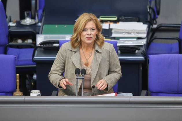 Berlin, Deutschland, 22.05.2026: Deutscher Bundestag: 81. Bundestagssitzung: Bundestagspräsidentin Julia Klöckner (CDU) kommt rein. *** Berlin, Germany, 22 05 2026 German Bundestag 81 Bundestag session Bundestag President Julia Klöckner CDU comes in Copyright: xdtsxNachrichtenagenturx dts_119852