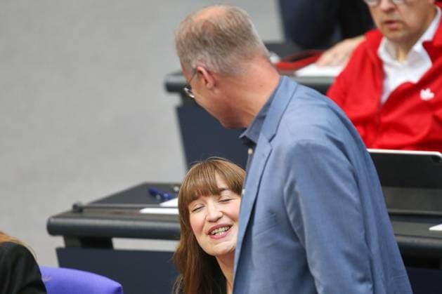 Berlin, Deutschland, 22.05.2026: Deutscher Bundestag: 81. Bundestagssitzung: Heidi Reichinnek (Linke) und Matthias Miersch (SPD) *** Berlin, Germany, 22 05 2026 German Bundestag 81 Bundestag session Heidi Reichinnek Linke and Matthias Miersch SPD Copyright: xdtsxNachrichtenagenturx dts_119881