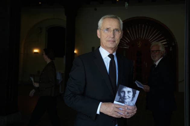 Anja Breiens bisettes Oslo 20260522. Finansminister Jens Stoltenberg bekjent av avdode. Filmregissor Anja Breiens bisettes fra Fanehallen pa Akershus festning i Oslo. Foto: Terje Pedersen NTB Oslo Norge Hos4acL6GPw EDITORIAL USE ONLY Ref:Hos4acL6GPw.jpg *** Anja Breiens funeral service Oslo 20260522 Finance Minister Jens Stoltenberg acquaintance of the deceased Film director Anja Breiens funeral service from Fanehallen at Akershus Fortress in Oslo Photo Terje Pedersen NTB Oslo Norway Hos4acL6GPw EDITORIAL USE ONLY Ref Hos4acL6GPw jpg  Copyright: xTerjexPedersenx xNTBx