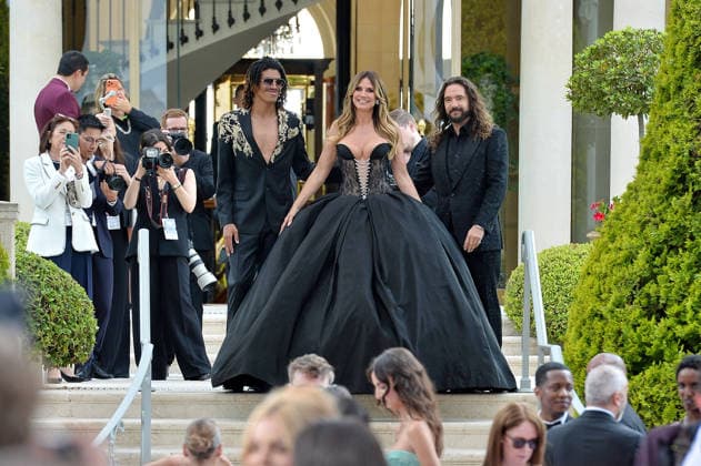 Henry Samuel , Heidi Klum und Tom Kaulitz bei der 32. amfAR Gala 210526