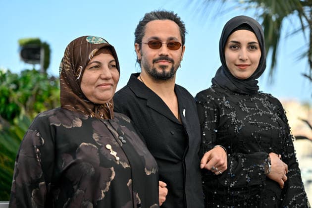 Entertainment Bilder des Tages Cannes - Photocall Yesterday The Eye Didn t Sleep Kamara Al Mawla, Rakan Mayasi, Rim Al Mawla attending a photocall for the movie Yesterday The Eye Didn t Sleep during the 79th Cannes Film Festival in Cannes, France on May 22, 2026. Photo by Julien Reynaud APS-Medias ABACAPRESS.COM Cannes France  Copyright: xReynaudxJulien APS-Medias ABACAx