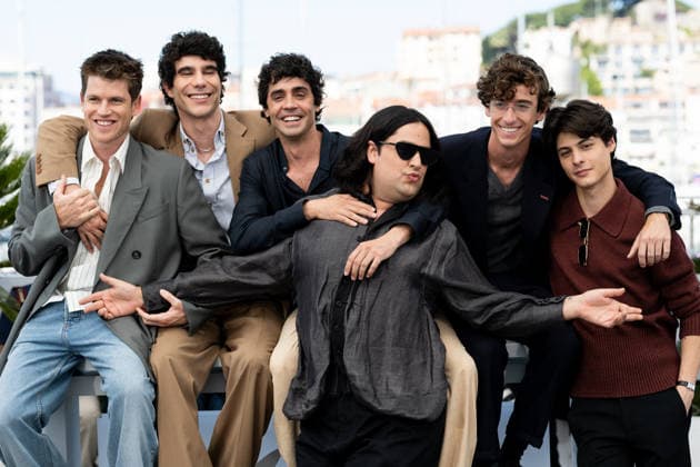Miguel Bernardeau, Javier Calvo, Javier Ambrossi, Carlos González, Guitarricadelafuente, Milo Quifes Photocall for La Bola Negra at the 79th Cannes International Film Festival May 22nd, 2026 Jacovides Moreau Bestimage Photocall for La Bola Negra at the 79th Cannes International Film Festival May 22nd, 2026 Cannes France  Copyright: xJACOVIDES-MOREAUx xBESTIMAGExJACOVIDES-MOREAUx xBESTIMAGEx