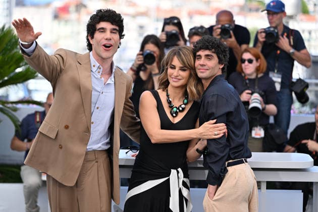 79th Cannes Film Festival: La Bola Negra photocall CANNES, FRANCE - MAY 22: Spanish director, screenwriter and producer Javier Calvo, Spanish actress Penelope Cruz and Spanish director, screenwriter and producer Javier Ambrossi pose during a photocall for the film La Bola Negra at the 79th edition of the Cannes Film Festival in Cannes, France on May 22, 2026. Mustafa Yalcin Anadolu Paris France. Editorial use only. Please get in touch for any other usage.  Copyright: x2026xAnadoluxMustafaxYalcinx