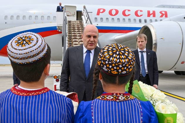 TURKMENISTAN, ASHGABAT - MAY 22, 2026: A ceremony to welcome Mikhail Mishustin (C), Prime Minister of Russia, takes place at Ashgabat International Airport. Alexander Miridonov POOL TASS  92866718