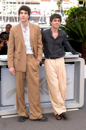 Javier Calvo und Javier Ambrossi beim Photocall zum Kinofilm La bola negra The Black Ball auf dem Festival de Cannes 2026 79. Internationale Filmfestspiele von Cannes am Palais des Festivals. Cannes, 22.05.2026 *** Javier Calvo and Javier Ambrossi at the photocall for the feature film La bola negra The Black Ball at the Festival de Cannes 2026 79 Cannes International Film Festival at the Palais des Festivals Cannes, 22 05 2026 Foto:xJ.xEdwardsx xFuturexImagex negra_6553