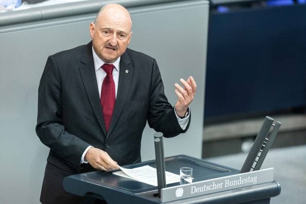 81. Sitzung des Deutschen Bundestages am 22.05.2026 im Plenarsaal des Reichstagsgebäudes in Berlin Bernd Rützel ( Sozialdemokratische Partei Deutschlands SPD ) *** 81 Session of the German Bundestag on 22 05 2026 in the plenary chamber of the Reichstag building in Berlin Bernd Rützel Social Democratic Party of Germany SPD xJRx