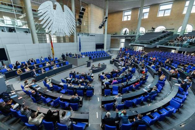 81. Sitzung des Deutschen Bundestages am 22.05.2026 im Plenarsaal des Reichstagsgebäudes in Berlin Innenansicht innen Plenum Abstimmung *** 81 Session of the German Bundestag on 22 05 2026 in the plenary chamber of the Reichstag building in Berlin Interior view inside plenum Vote xJRx