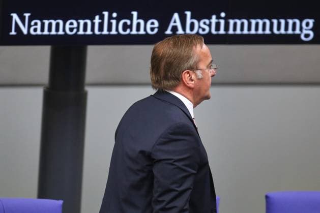 Berlin, Deutschland, 22.05.2026: Deutscher Bundestag: 81. Bundestagssitzung: Bundesminister der Verteidigung Boris Pistorius (SPD) auf dem Weg zur namentlichen Abstimmung. Hinter ihm der Schriftzug Namentliche Abstimmung . *** Berlin, Germany, 22 05 2026 German Bundestag 81 Bundestag session Federal Minister of Defense Boris Pistorius SPD on his way to the roll-call vote Behind him the sign Roll-call vote Copyright: xdtsxNachrichtenagenturx dts_119907