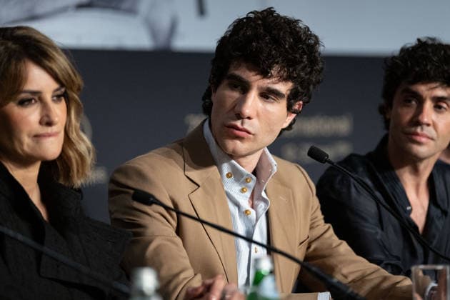 Cannes La Bola Negra Press Conference NG Penelope Cruz, Javier Calvo and Javier Ambrossi attending the Press Conference for ‘La Bola Negra’ in Cannes at Palais Des Festivals in Cannes, France on May 22 2026 as part of the 79th Cannes Film Festival. Photo by Nicolas Genin ABACAPRESS.COM Cannes France  Copyright: xGeninxNicolas ABACAx