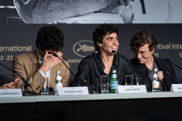 Cannes La Bola Negra Press Conference NG Javier Calvo and Javier Ambrossi attending the Press Conference for ‘La Bola Negra’ in Cannes at Palais Des Festivals in Cannes, France on May 22 2026 as part of the 79th Cannes Film Festival. Photo by Nicolas Genin ABACAPRESS.COM Cannes France  Copyright: xGeninxNicolas ABACAx