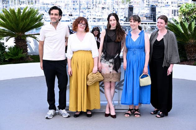 IPA84963174 - Cannes, 79th Cannes Film Festival 2026, photocall of the film The End Of It - Pictured: Maria Martinez Bayona, Kamilla Kristiane Hodol, AdriÃ MonÃ s, Emilie Jouffroy, Dyveke Bjorkly Graver  Copyright: xTerenghi Ipa-Agency.netx xPoolxPhotoxEventsx07x 84963174