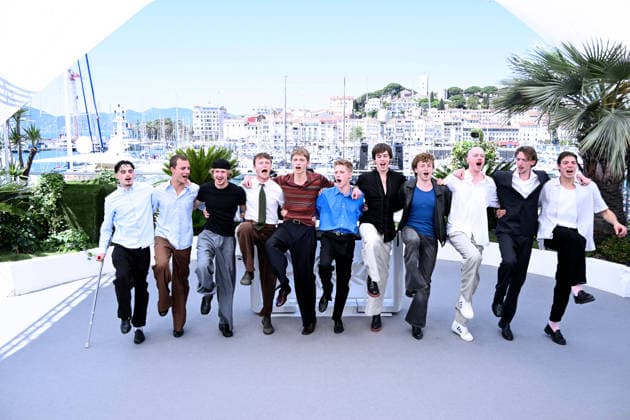 IPA84962940 - Cannes, 79th Cannes Film Festival 2026, photocall of the film Coward - Pictured: Emmanuel Macchia, Angelo Tijssens, Valentin Campagne, Michiel Dhont, Lukas Dhont  Copyright: xTerenghi Ipa-Agency.netx xPoolxPhotoxEventsx07x 84962940