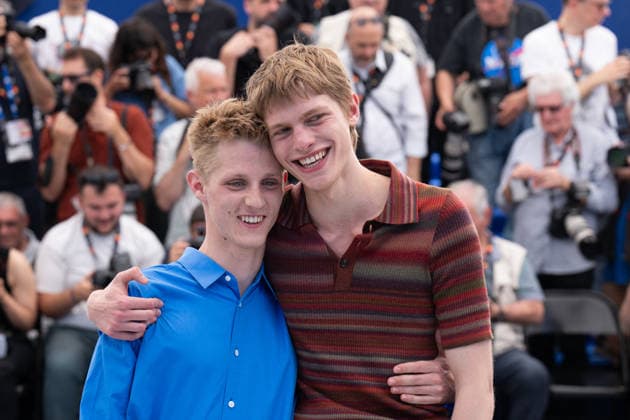 Cannes Coward Photocal LZ Valentin Campagne and Emmanuel Macchia attending the photocall of Coward during the 79th Cannes International Film Festival in Cannes, France on May 22, 2026, the film selected in the Official Competition. Photo by Laurent Zabulon ABACAPRESS.COM  Copyright: xZabulonxLaurentx
