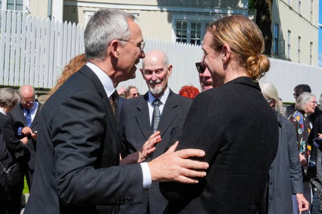 Anja Breien bisettes Oslo 20260522. Finansminister Jens Stoltenberg og Mathias Stoltenberg etter bisettelsen til filmregissor Anja Breien i Fanehallen pa Akershus festning i Oslo fredag. Foto: Terje Pedersen NTB Oslo Norge R6q-L_XD5AM EDITORIAL USE ONLY Ref:_ENT_POLR6q-L_XD5AM.jpg *** Anja Breiens funeral Oslo 20260522 Finance Minister Jens Stoltenberg and Mathias Stoltenberg after the funeral of film director Anja Breien in Fanehallen at Akershus Fortress in Oslo on Friday Photo Terje Pedersen NTB Oslo Norway R6q L XD5AM EDITORIAL USE ONLY Ref ENT POLR6q L XD5AM jpg  Copyright: xTerjexPedersenx xNTBx