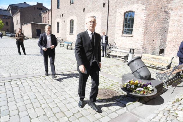 Anja Breien bisettes Oslo 20260522. Finansminister Jens Stoltenberg for bisettelsen til filmregissor Anja Breien i Fanehallen pa Akershus festning i Oslo fredag. Foto: Terje Pedersen NTB Oslo Norge Wb5-jC48S2Y EDITORIAL USE ONLY Ref:Wb5-jC48S2Y.jpg *** Anja Breiens funeral Oslo 20260522 Finance Minister Jens Stoltenberg for the funeral of film director Anja Breien in Fanehallen at Akershus Fortress in Oslo on Friday Photo Terje Pedersen NTB Oslo Norway Wb5 jC48S2Y EDITORIAL USE ONLY Ref Wb5 jC48S2Y jpg  Copyright: xTerjexPedersenx xNTBx