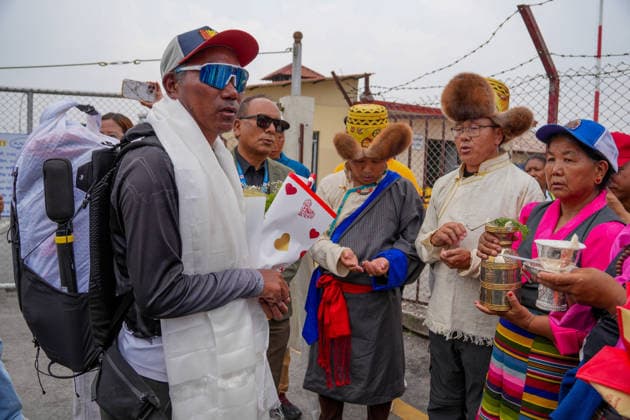 Nepalese climber Kami Rita Sherpa extends world record with 32nd Mount Everest climb KATHMANDU, NEPAL-MAY 22: Friends and family members welcome Kami Rita Sherpa, 56, upon his arrival at the airport in Kathmandu, Nepal, on May 22, 2026, after the veteran mountaineer and guide set a new record by successfully summiting Mount Everest for the 32nd time. Sunil Pradhan Anadolu Kathmandu Nepal. Editorial use only. Please get in touch for any other usage.  Copyright: x2026xAnadoluxSunilxPradhanx