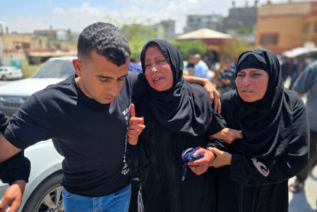 Palestinians Mourn Shepherd Killed Near Khan Younis Palestinians mourn the body of Raafat Breika, 42, who was killed by Israeli army fire while herding sheep near the Yellow Line south of Khan Younis in the southern Gaza Strip, on May 22, 2026. Photo by Tariq Mohammad APA Images Khan Yunis Gaza Strip Palestinian Territory 220526_Khan_Yunis_TM_00(13) Copyright: xapaimagesxTariqxMohammad xapaimagesx
